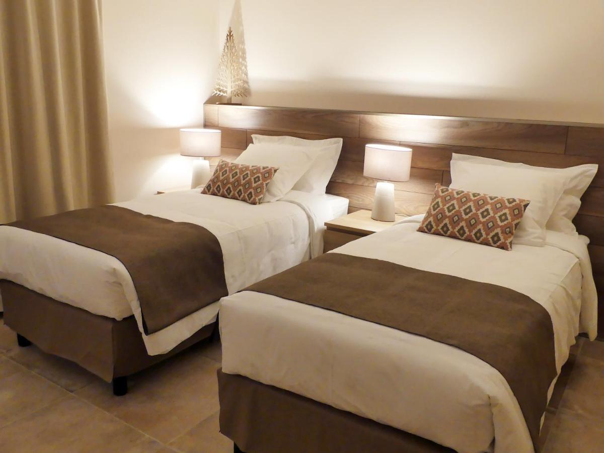 Chambre Double ou Lits Jumeaux avec Lit d'Appoint