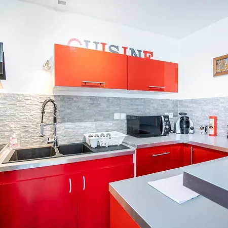 Le Petit Choiseul - Superb bungalow sleeps 6-3